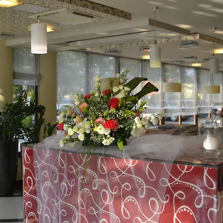 Delfin Spa&wellness מלון 4*